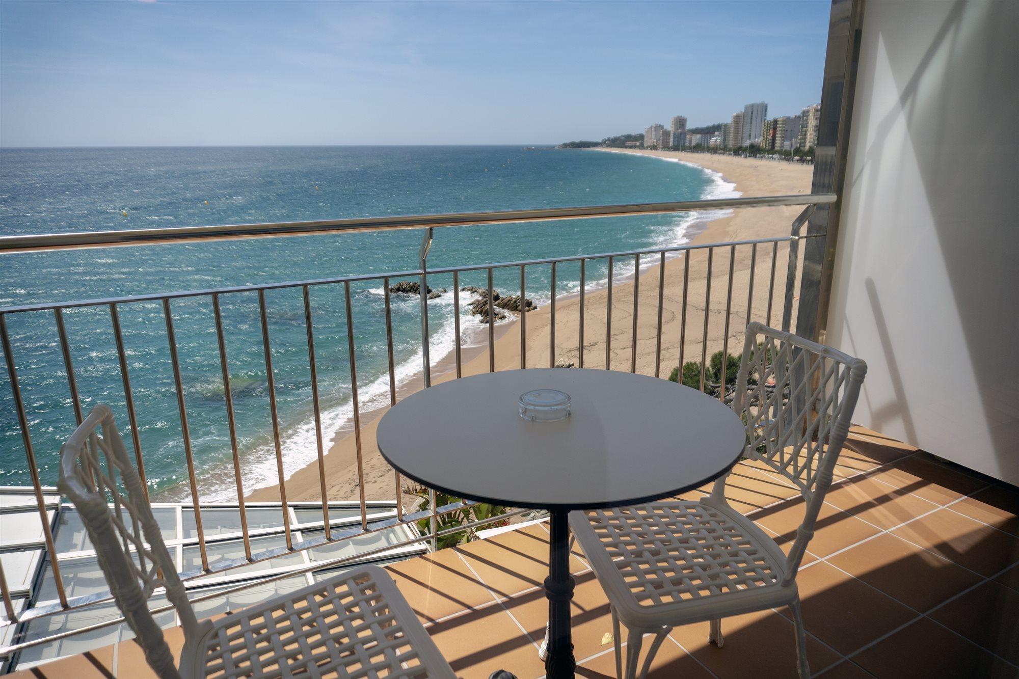 Hotel Costa Brava Guadalajara Zewnętrze zdjęcie