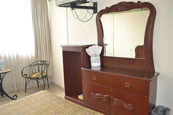 Hotel Costa Brava Guadalajara Zewnętrze zdjęcie
